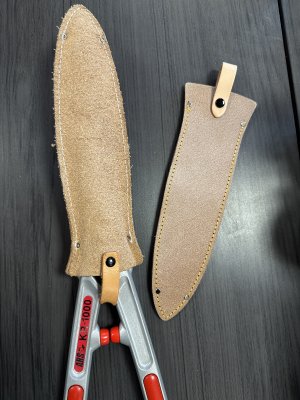 Zoom bild av S-02 Hölster för häcksax, spaltläder